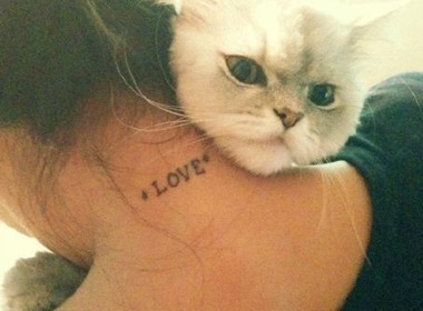 Lee Hyori co hinh xam tren gay hinh anh