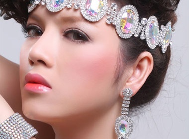 Ly Nha Ky ngat xiu giua cuoc hop hinh anh