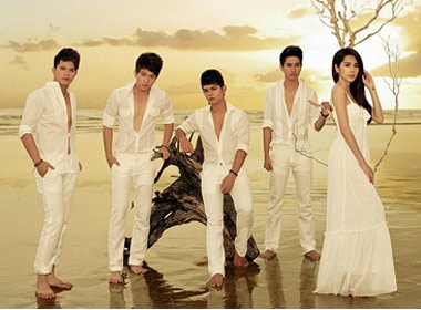 Thuy Tien goi cam ben V.Music hinh anh