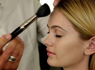 5 buoc don gian giup trang diem tu nhien nhat hinh anh