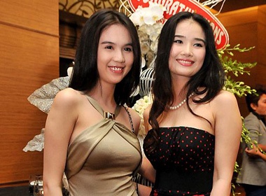 Ngoc Trinh 'lep ve' giua dan nguoi dep hinh anh