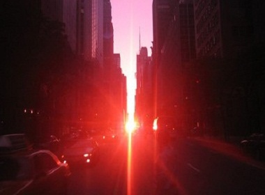 Ngam hoang hon ngoan muc o Manhattanhenge hinh anh