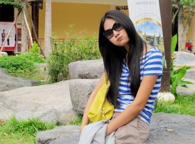 Huong Giang bi dan ong so vi qua cao hinh anh