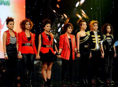 Dem gala day cam xuc cua cac co gai 'Sang bung suc song' hinh anh