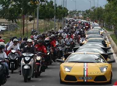 Sieu xe Lamborghini cua Cuong 'do la' dan doan dai nao Da Nang hinh anh