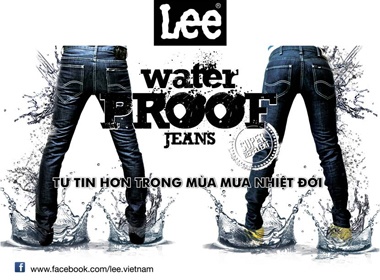 Doc dao quan jeans khong tham nuoc cua LEE hinh anh