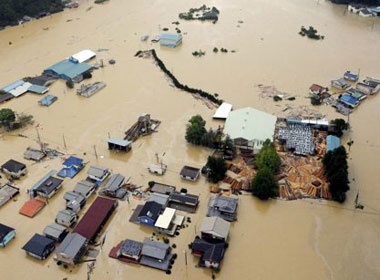 Bao lon lam 20 nguoi Nhat Ban thiet mang hinh anh