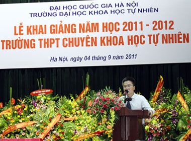 GS Ngo Bao Chau ve truong cu ke chuyen ngay dau di hoc hinh anh