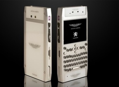 Mobiado ra dien thoai hang sang Grand 350 Aston Martin hinh anh
