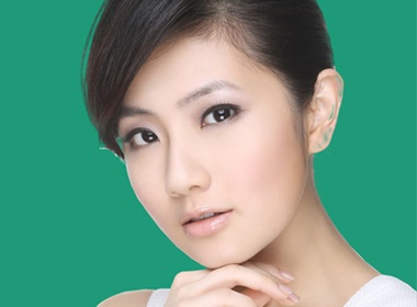 Selina ngu mot minh trong tuan trang mat hinh anh