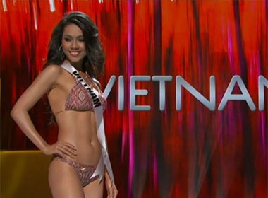 Hoang My noi bat tren san khau thi bikini hinh anh