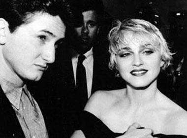 Madonna tung 'cam sung' Sean Penn hinh anh