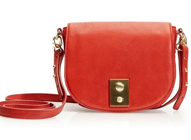 Dao pho voi nhung mau tui xach hot nhat mua thu hinh anh