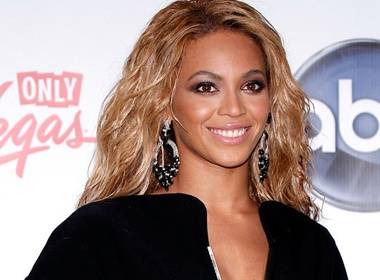 Ba bau Beyonce nghen toan mon... quai di hinh anh