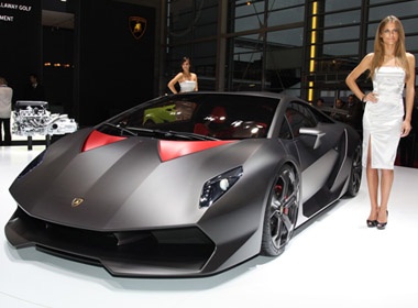 Lamborghini Sesto Elemento se duoc ban tren thi truong hinh anh