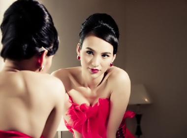 Hoa hau Ngoc Diem khoe vai tran goi cam hinh anh