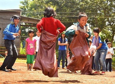 Xuc dong voi 'Khoanh khac tinh nguyen' tren Zing Me hinh anh