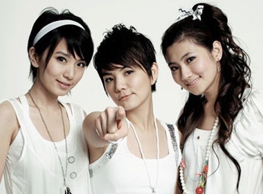 S.H.E chi trich chong sap cuoi cua Selina hinh anh