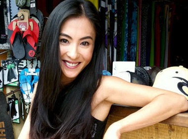 Truong Ba Chi rang ngoi quay clip ca nhac hinh anh