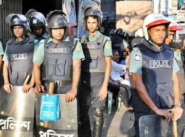 Huy dong 13.000 canh sat chong bao dong vi tang gia xang hinh anh