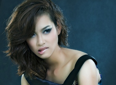 Giai vang Sieu Mau bi nghi da lap gia dinh hinh anh