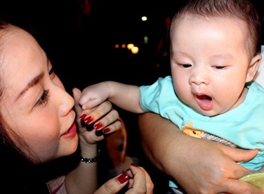 Ngam ve 'Tay' cua con trai Oc Thanh Van hinh anh