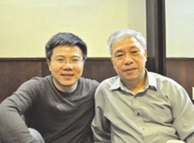 Khi GS Ngo Bao Chau di phong van hinh anh