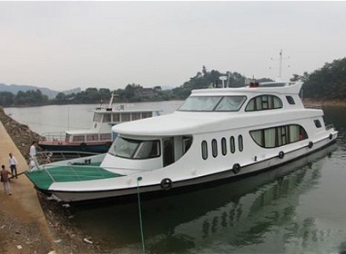 Quan chuc Trung Quoc sam du thuyen de di thu thue hinh anh