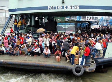 Giam dap tren pha lam 8 nguoi Indonesia thiet mang hinh anh