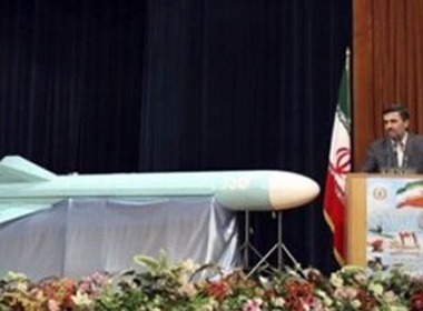 Ten lua moi cua Iran co the danh chim 'sieu tau chien' hinh anh