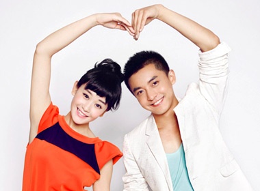 Cap doi 'Tan Hoan Chau Cach Cach' tinh tu hinh anh