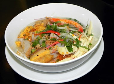 Chua gion bun sua Binh Dinh hinh anh