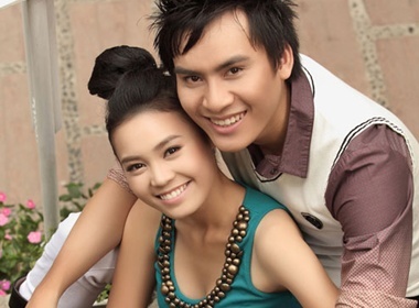 Blue Duy Linh rang ro ben Lan Ngoc hinh anh