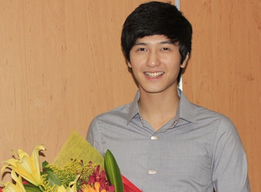 Hotboy Huynh Anh phong van truc tuyen ngay 5/10 hinh anh