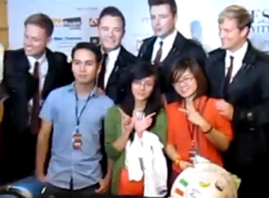 Westlife bi mat gap fan Viet truoc gio dien hinh anh