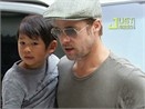 Pax Thien chinh thuc mang ho Jolie-Pitt hinh anh