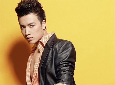 'Lot xac' cho anh chang hien hau hinh anh