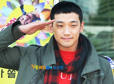 Hon 1.200 fan tien Rain nhap ngu hinh anh