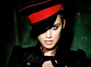 Amber Heard mac do da van sexy hinh anh