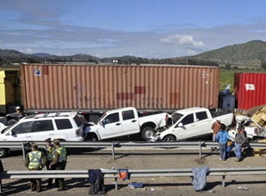 Tai nan lien hoan vi suong mu, 5 nguoi chet hinh anh