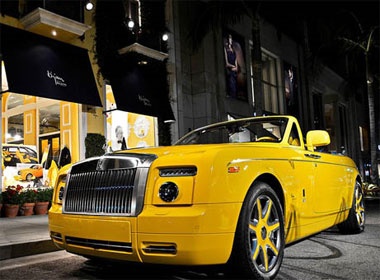 Sang trong voi Rolls-Royce Phantom mau vang ban 'doc' hinh anh