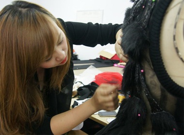 'Dot nhap' xuong may cua Kelly Bui hinh anh