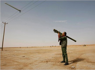 Vu khi cua Gaddafi o at tran vao Ai Cap hinh anh