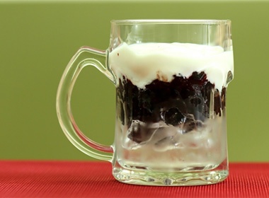 Nham nhap sua chua nep cam giua long Sai Gon hinh anh