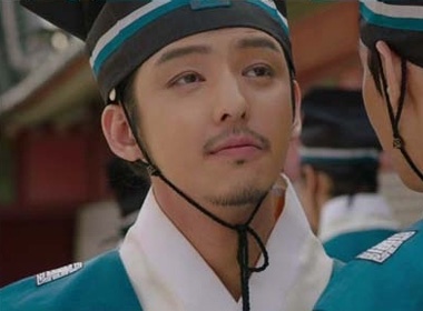 Kim Bum phu nhan nang mi mat hinh anh