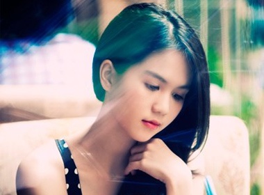 Ngam ve dep buon man mac cua Ngoc Trinh hinh anh