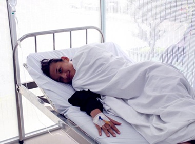 Thi sinh Vietnam's Next Top Model phai di cap cuu hinh anh