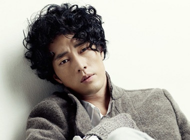 So Ji Sub day nam tinh voi toc xoan hinh anh