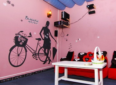 Den quan ca phe xem phim 3D hinh anh