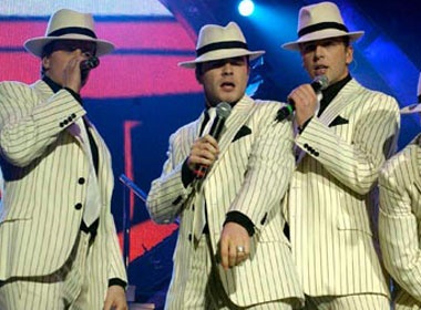 Nhung dinh cao trong su nghiep cua Westlife hinh anh